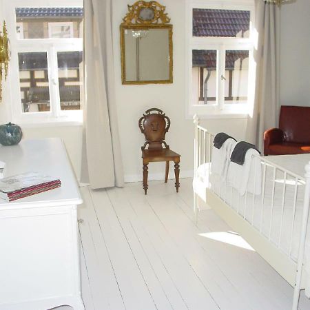 Robert'S Bed & Breakfast Helmarshausen Екстериор снимка
