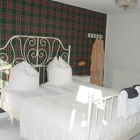 Robert'S Bed & Breakfast Helmarshausen Екстериор снимка