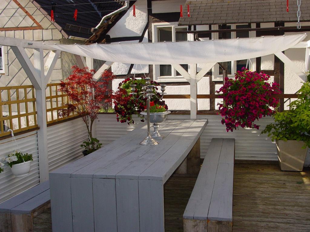 Robert'S Bed & Breakfast Helmarshausen Екстериор снимка