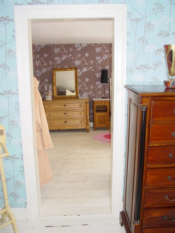 Robert'S Bed & Breakfast Helmarshausen Екстериор снимка