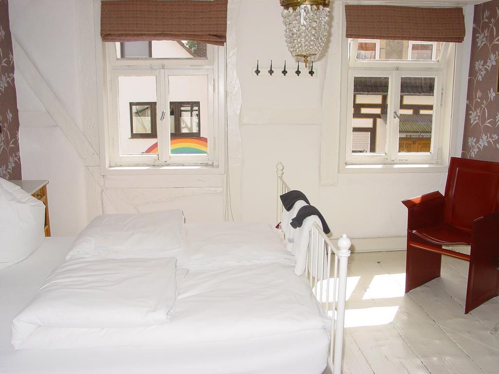 Robert'S Bed & Breakfast Helmarshausen Екстериор снимка