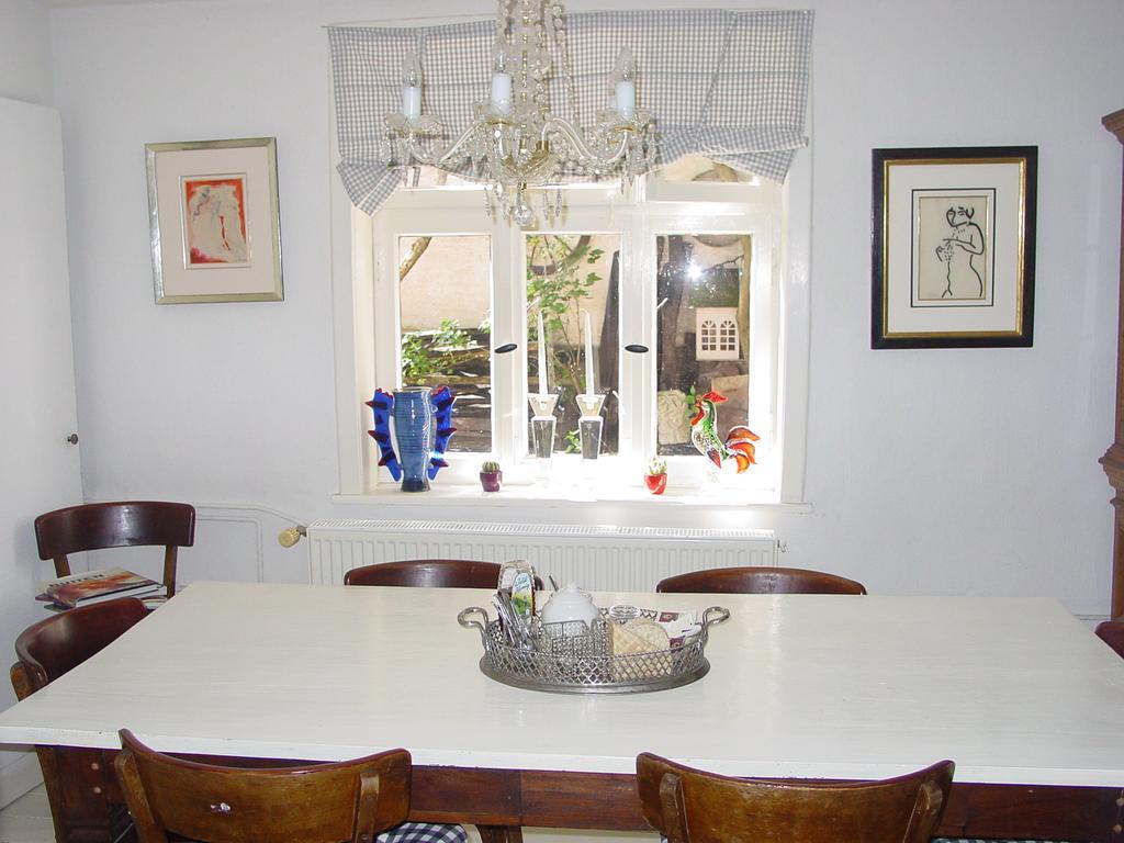 Robert'S Bed & Breakfast Helmarshausen Екстериор снимка