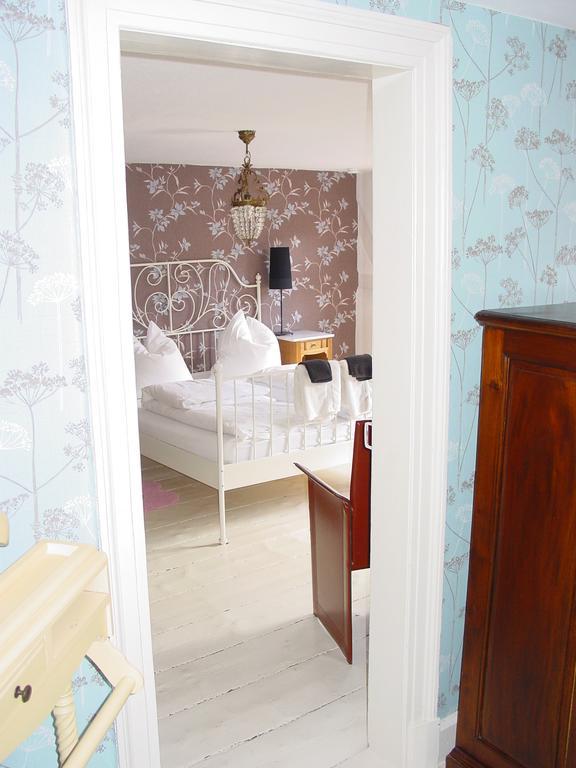 Robert'S Bed & Breakfast Helmarshausen Екстериор снимка