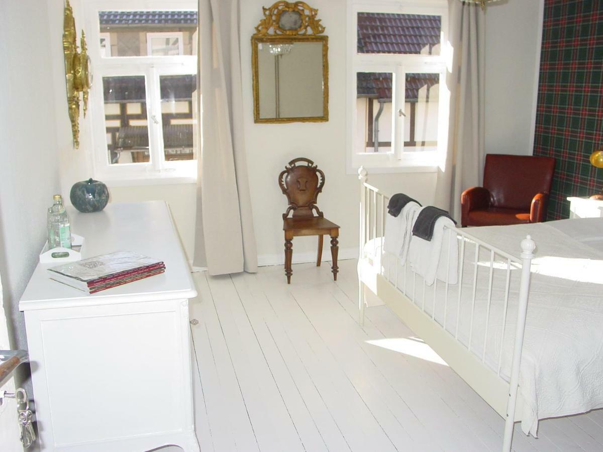 Robert'S Bed & Breakfast Helmarshausen Екстериор снимка
