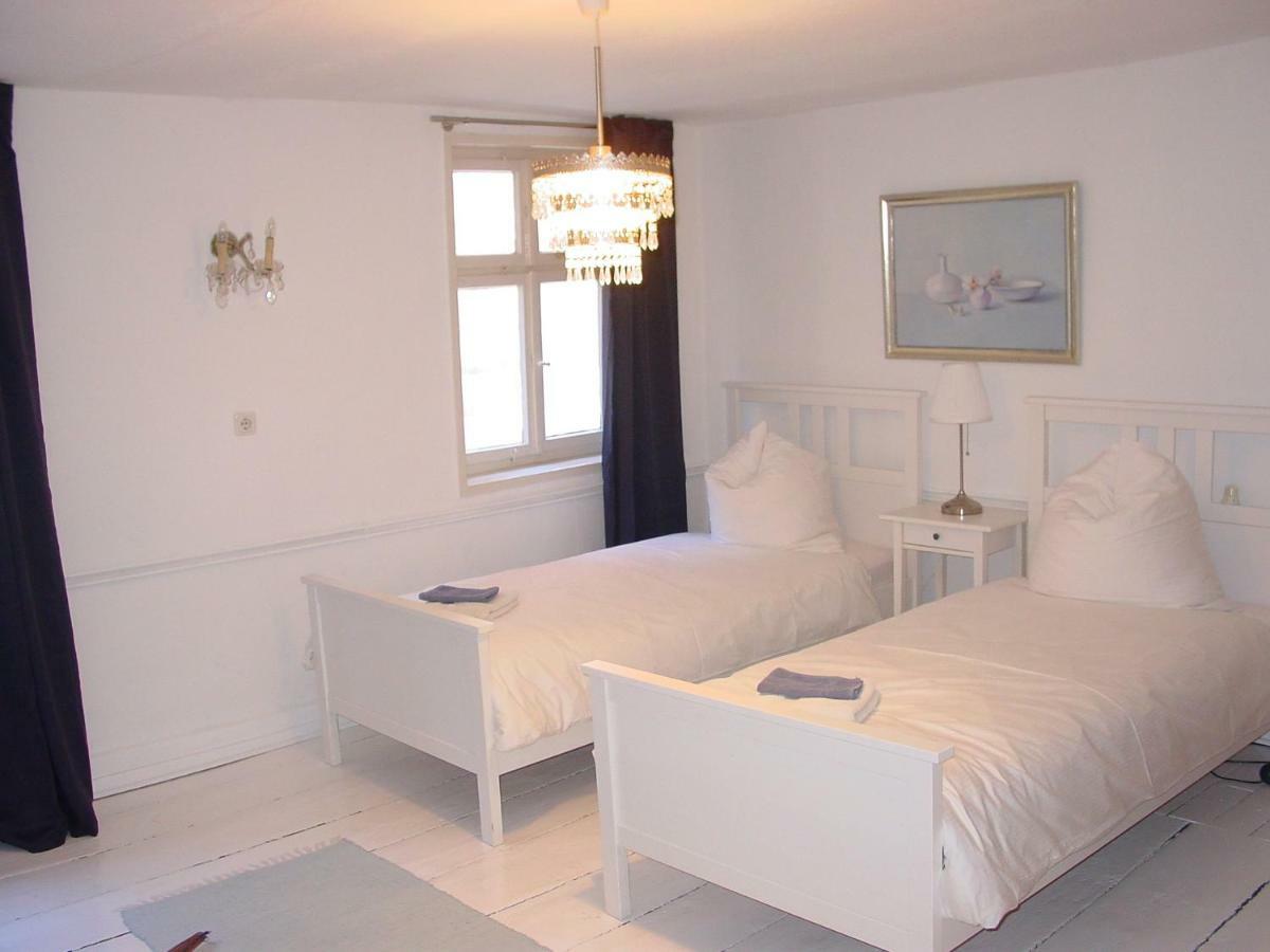 Robert'S Bed & Breakfast Helmarshausen Екстериор снимка