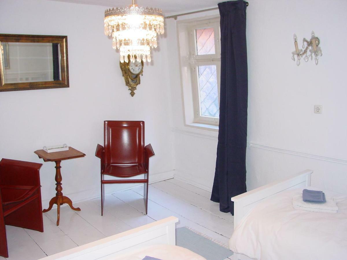 Robert'S Bed & Breakfast Helmarshausen Екстериор снимка