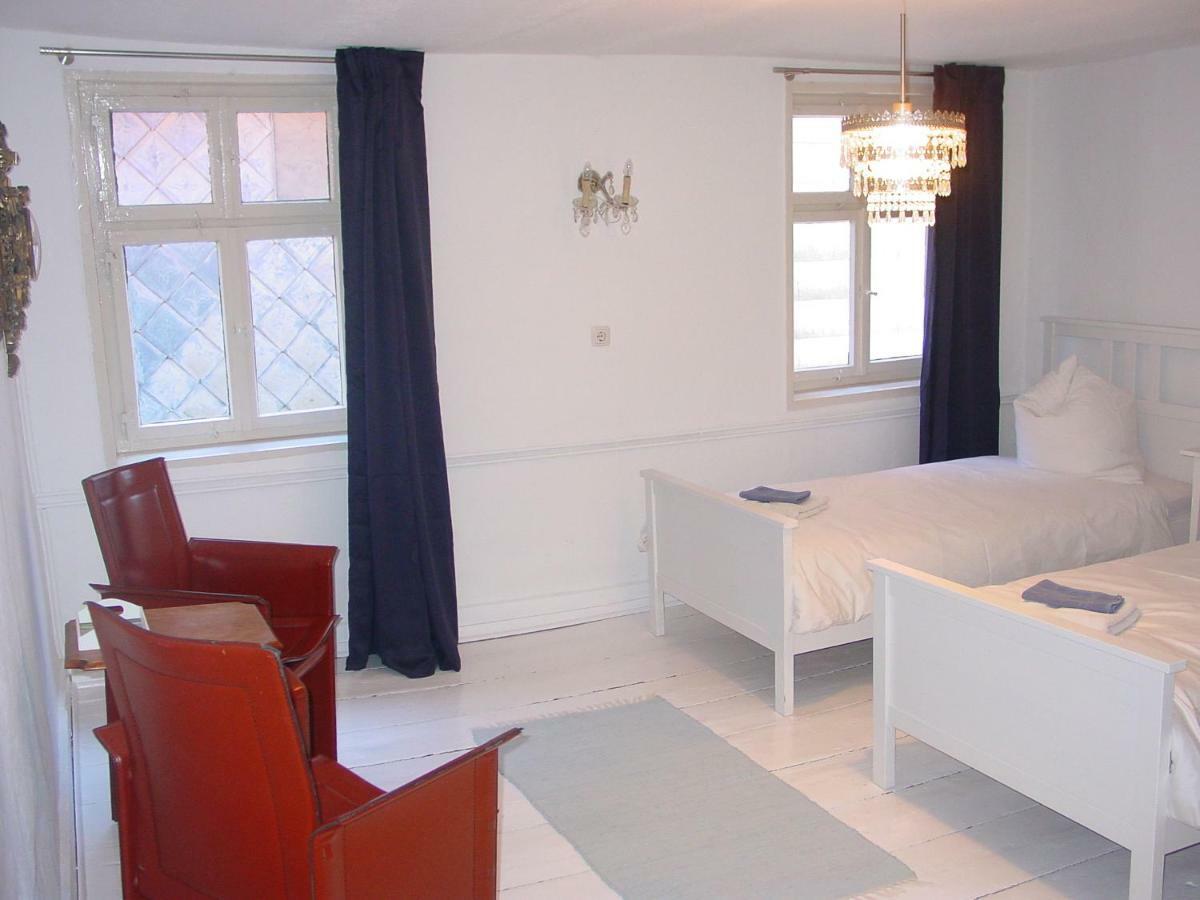 Robert'S Bed & Breakfast Helmarshausen Екстериор снимка
