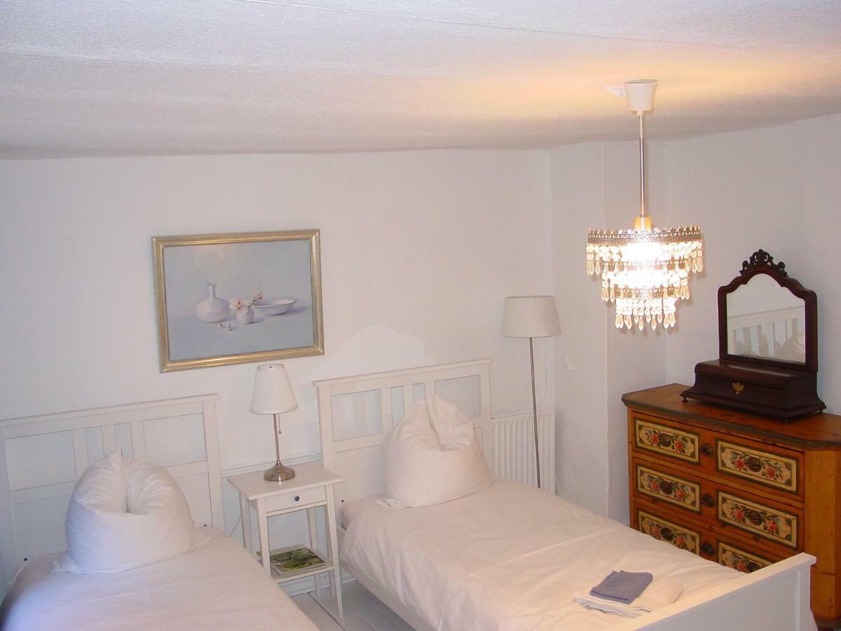 Robert'S Bed & Breakfast Helmarshausen Екстериор снимка